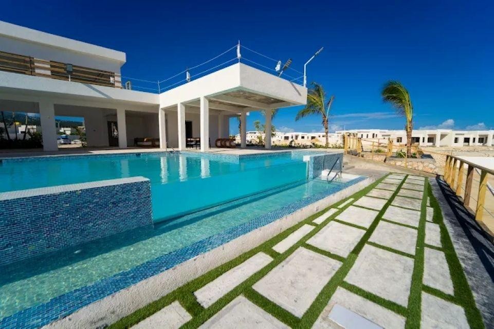 PARADISIAC BEACH CLUB unit: 513, Richmond, St. Ann