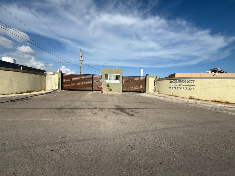 AQUEDUCT OF VINEYARDS, OL