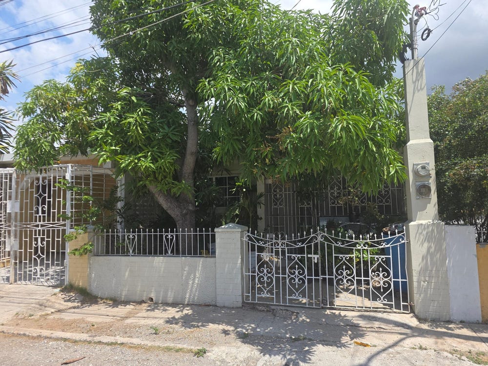 249 BELLVIEW ROAD, Waterford, St. Catherine