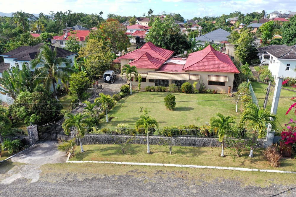 BATTERSEA MEWS, MANDEVILL
