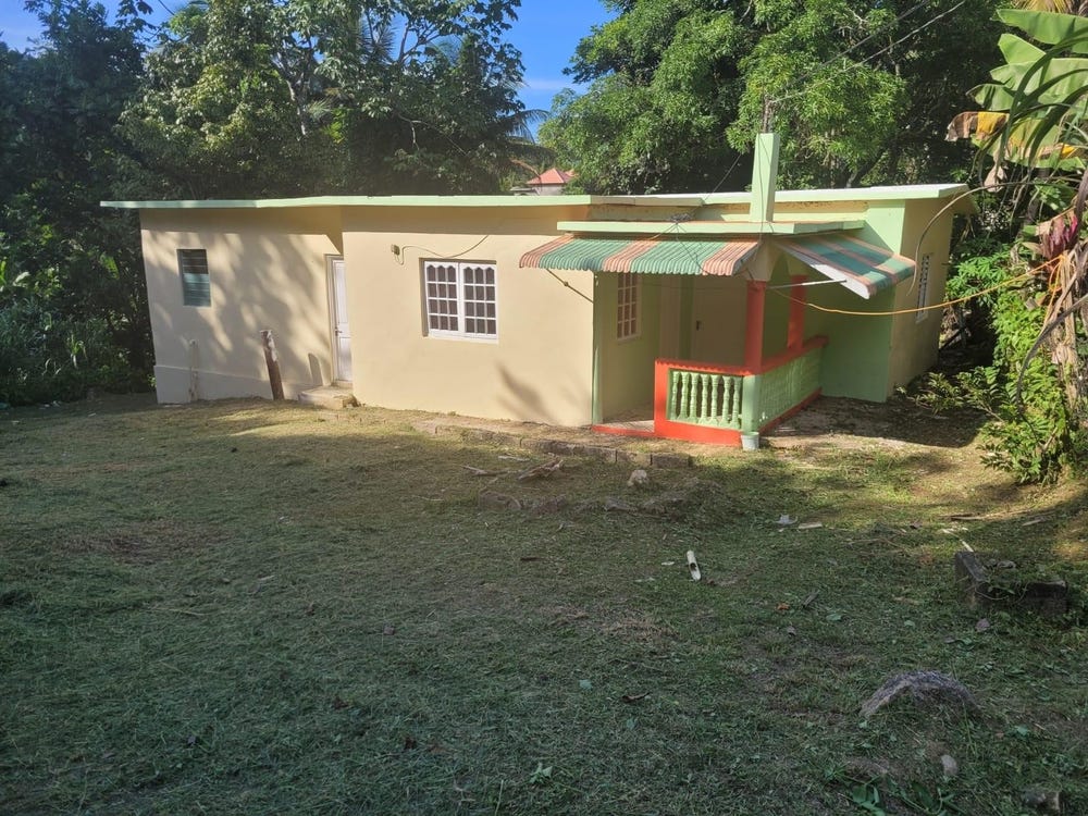 CLARKS TOWN, Clarks Town, Trelawny