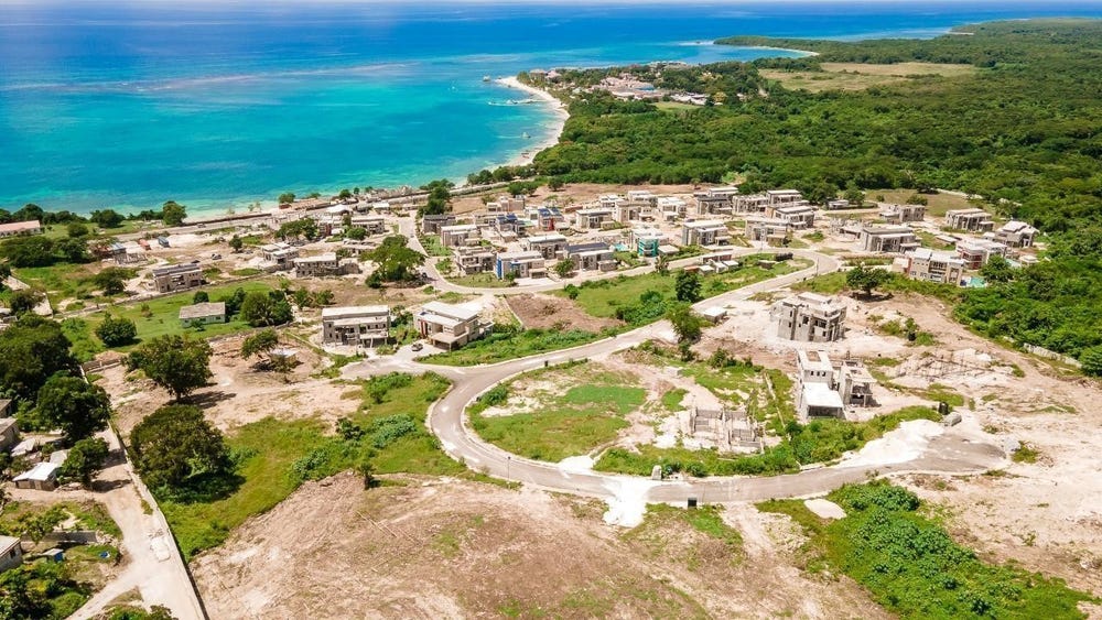 WHITEHOUSE BEACH CLUB