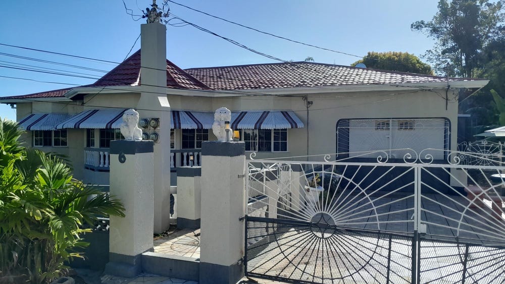6 LYNWOOD CLOSE, FAIRBANKS unit: Multi-Fami, Mandeville, Manchester