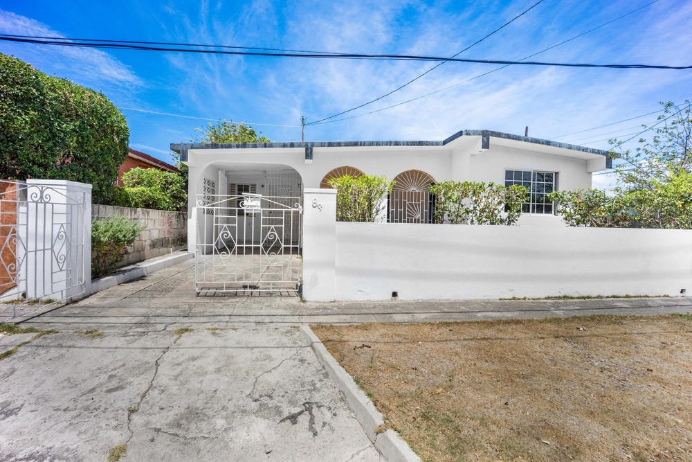 83 ENFIELD AVENUE, Bridgeport, St. Catherine