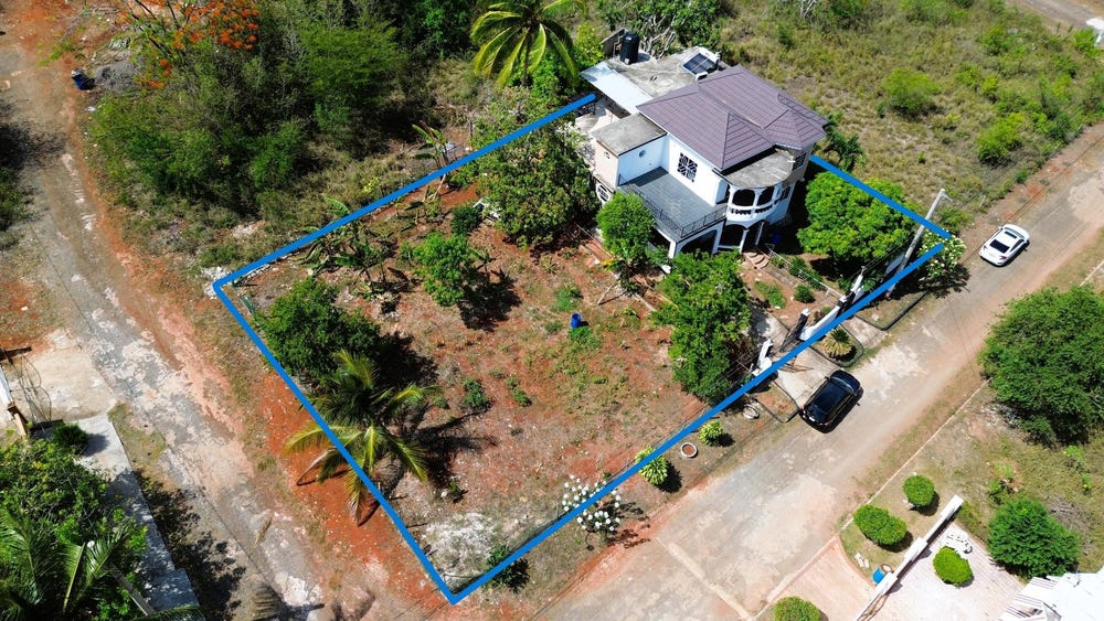 60 CHERRY STREET, KITSON TOWN, St. Catherine