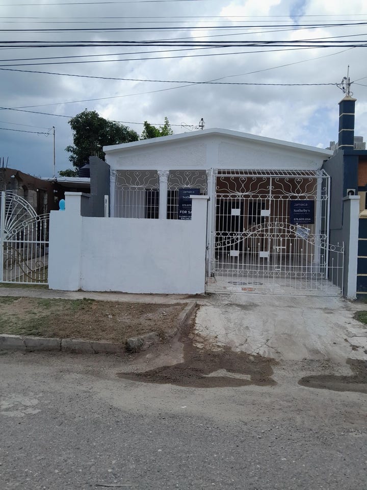 BOOMBOX AVENUE, ELTHAM ME