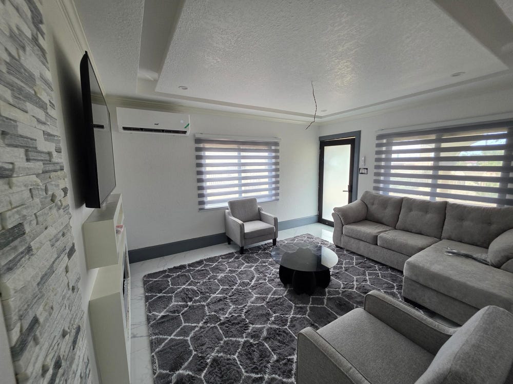 56 ROSEHALL LILIPUT, Lilliput, St. James