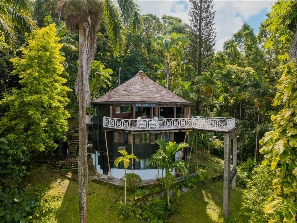 105 SAN SAN ESTATE, SAN SAN, SAN SAN