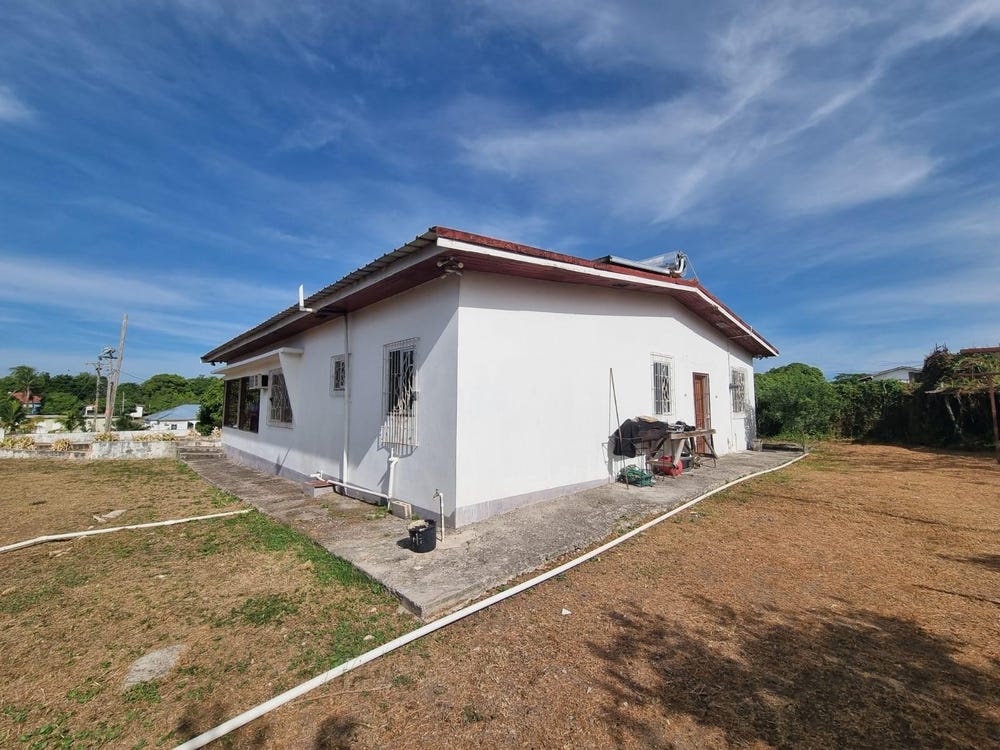 CHATEAU ROAD, MAY PEN