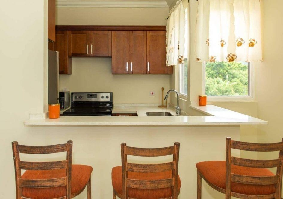 CHARLTON AVENUE, KINGSTON