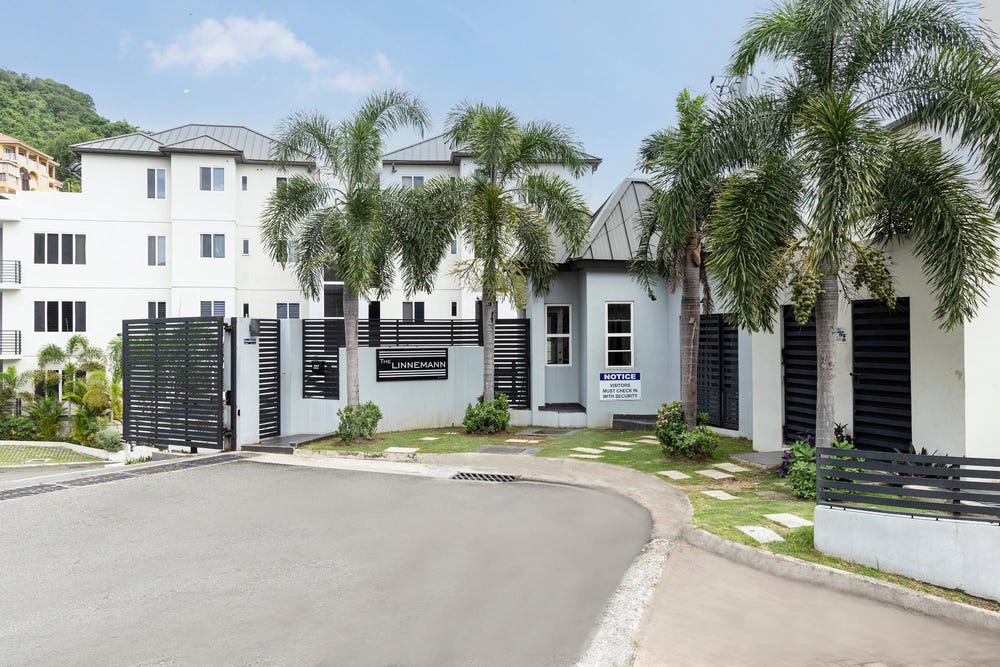 7 DEGENHARDT CLOSE unit: 4, Kingston 6, St. Andrew