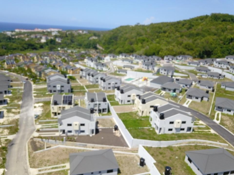 THE SAVANNAH VISTA PHASE