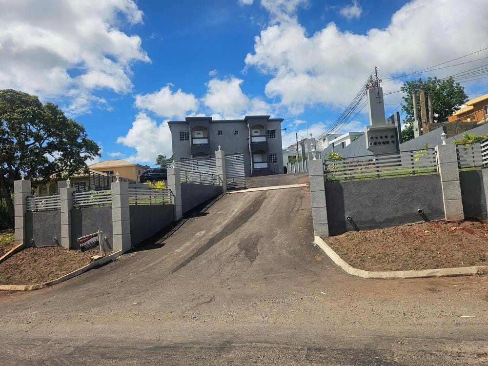 1 KNOCKPATRICK unit: B5, Mandeville, Manchester