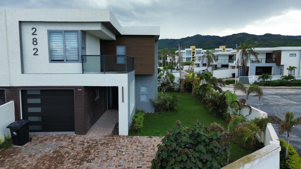 282 PARADISAIC BEACH CLUB, Richmond, St. Ann