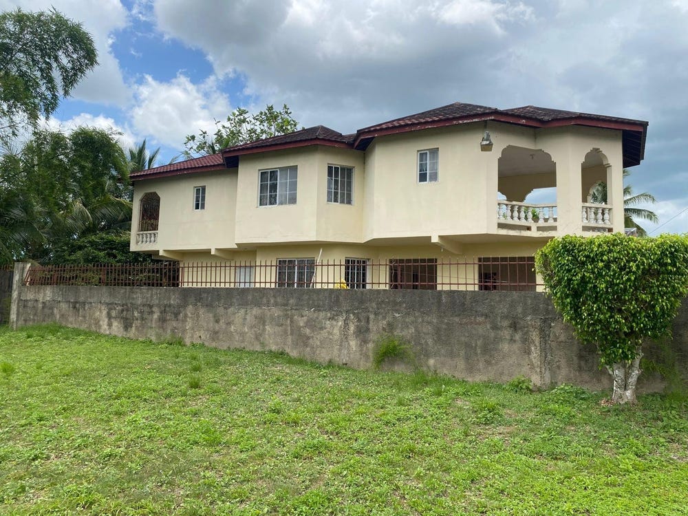 15 MICKLETON HEIGHTS, Linstead, St. Catherine