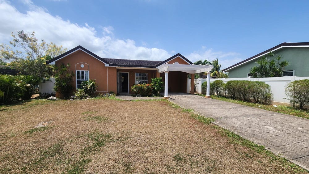 EL PRADO VERDE lot: 68, Hampton Green, St. Catherine