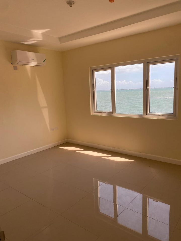 BAY FRONT VILLAS AND APT