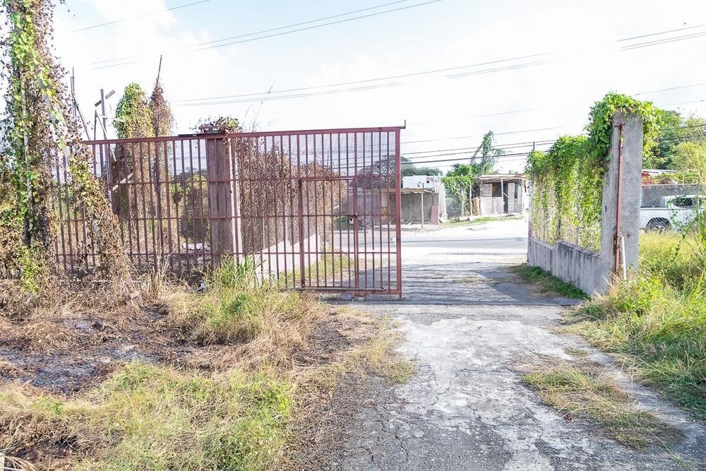 102 LYSSONS MORANT BAY, ST. T, Lyssons, St. Thomas