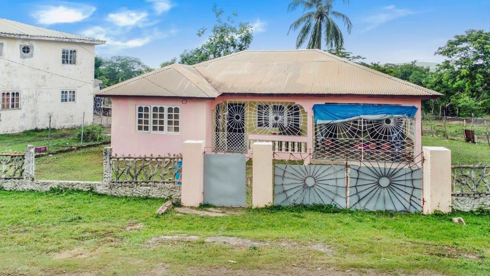 27A CHATEAU, Chateau, Clarendon