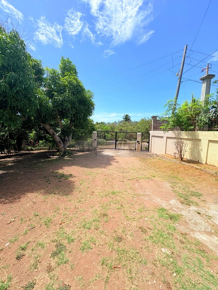 CUE GARDENS , COCKPIT , F