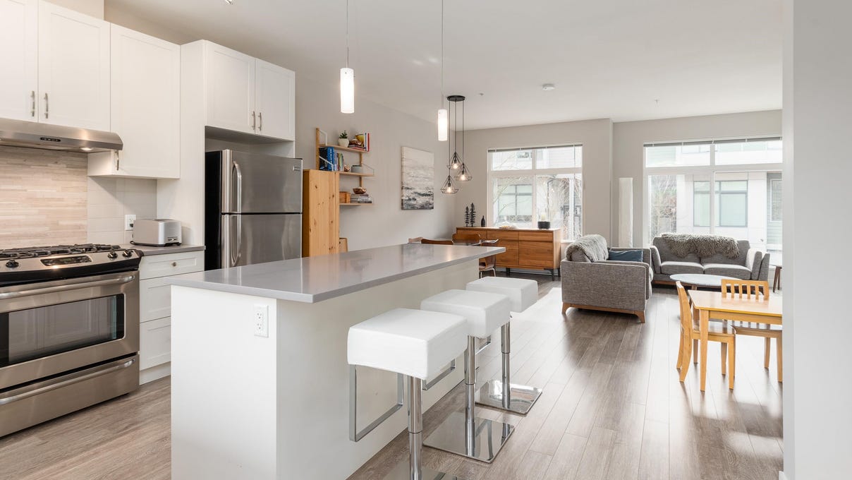 1185 NATURES GATE, Squamish, British Columbia V8B 0A9 Townhouse for