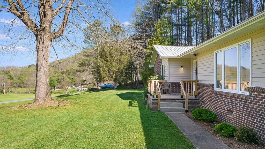 65 Earls Rd  