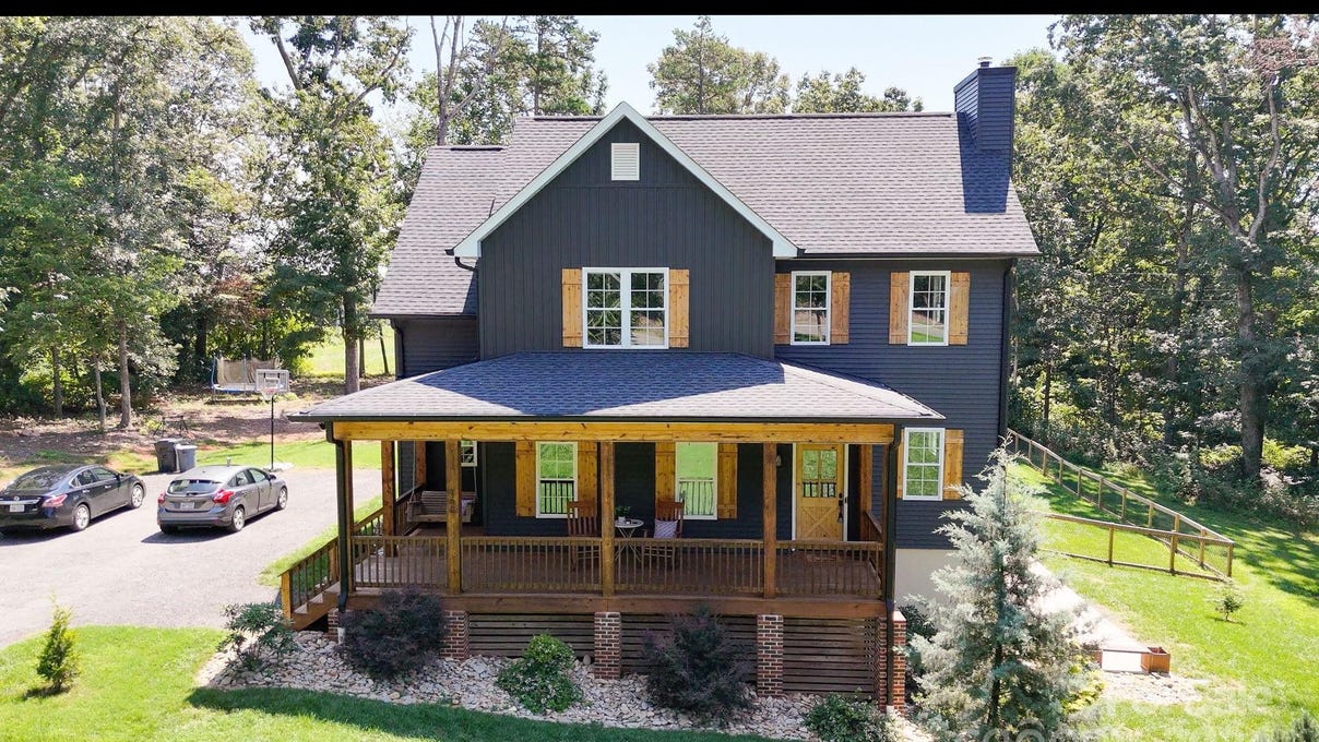 160 Mullis Rd  