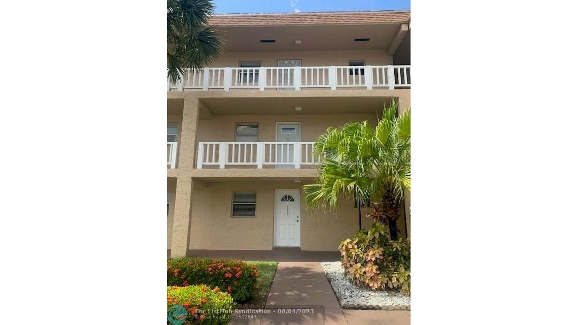 608 SW Natura Blvd, Apt 206, Deerfield Beach, FL 33441 Apartment for