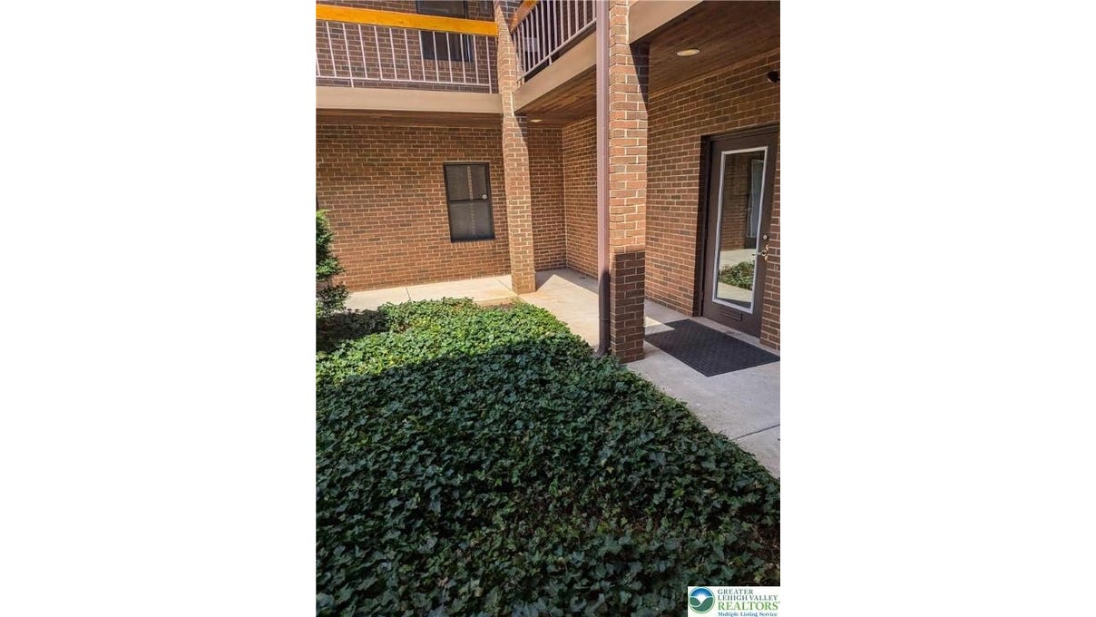 2895 Hamilton Blvd Unit 104