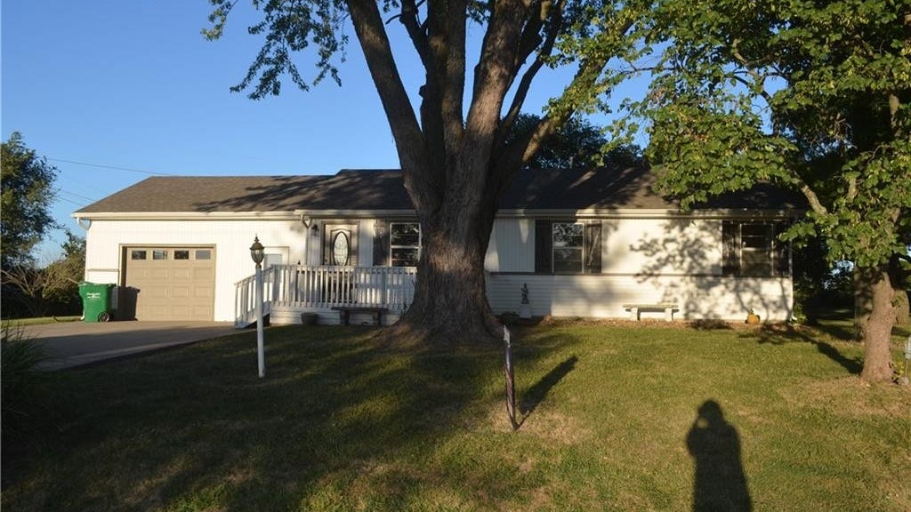 1011 N Old Highway 71 Hwy  