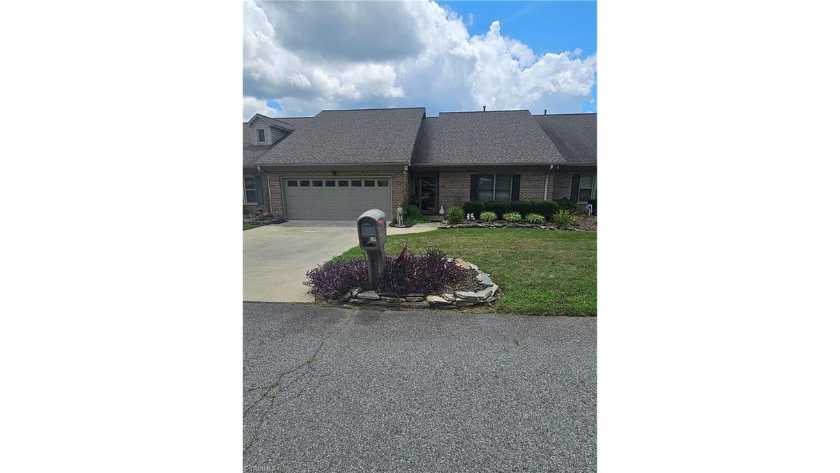 204 Quaker Lk Dr  