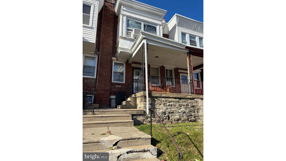 5222 N HUTCHINSON ST  