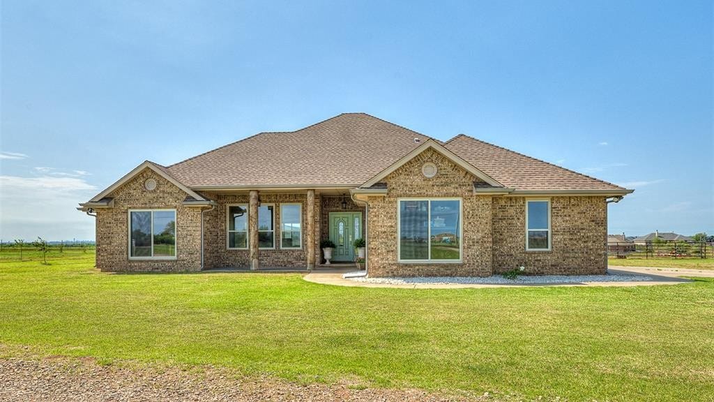 3952 NE Arrowhead Rd  