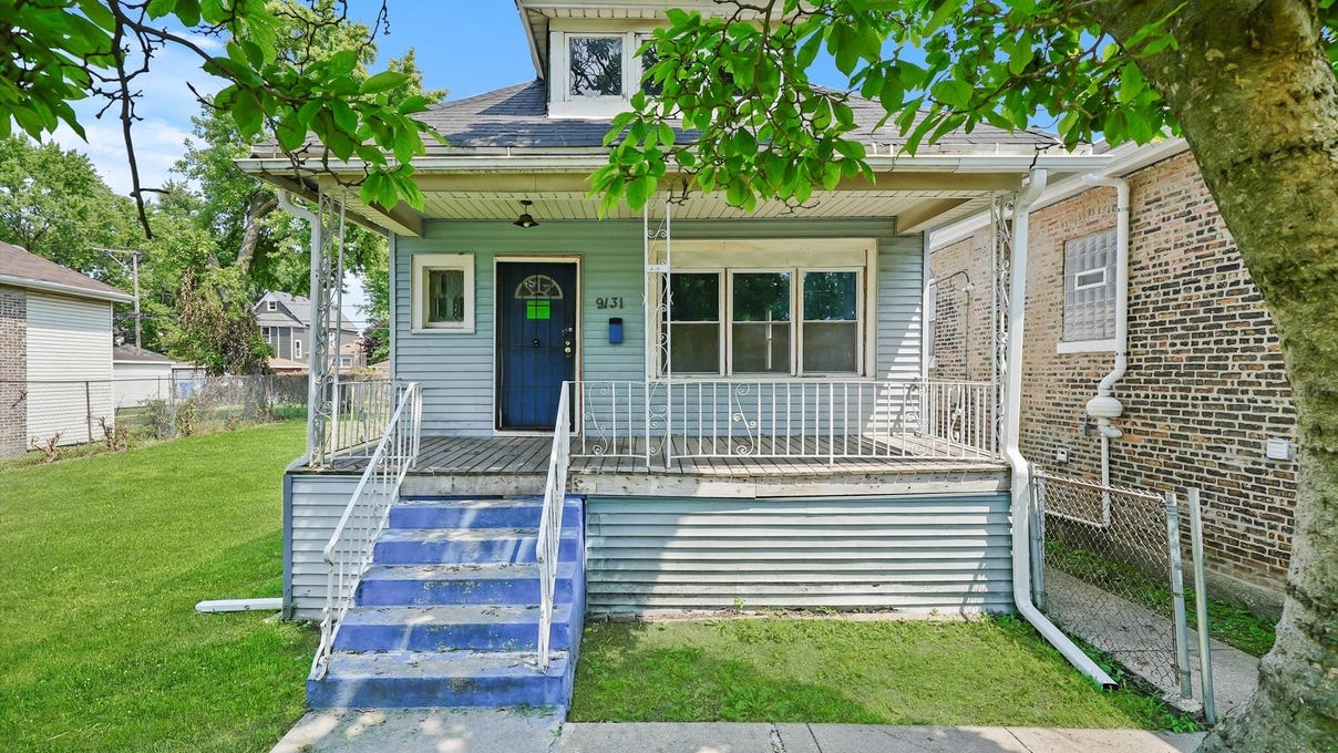 9131 S Blackstone Ave  