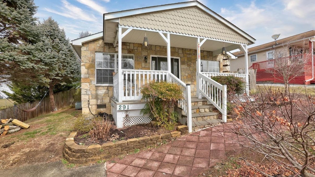 291 BEAUREGARD BOULEVARD, CHARLES TOWN, WV 25414 House for Sale