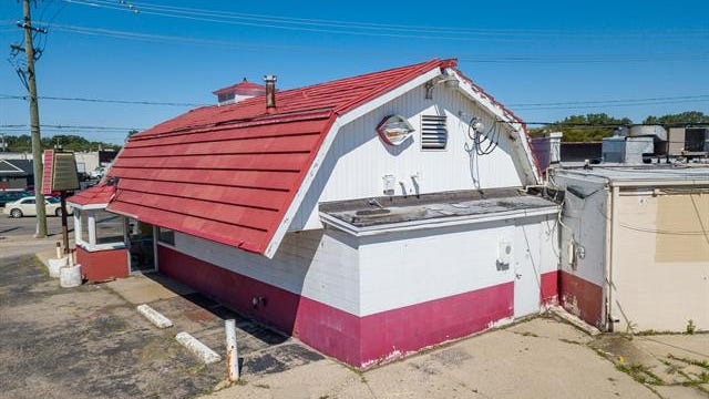 33060 Groesbeck Hwy  