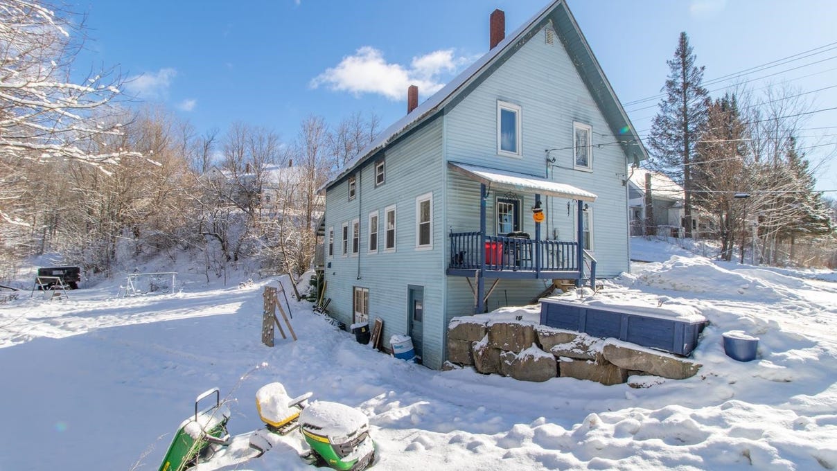 117 Lincoln Avenue, Barton, VT 05822 Townhouse for Sale