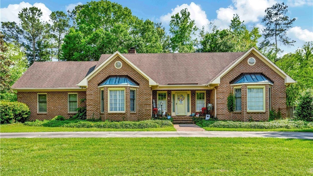 502 Sussex Ln  