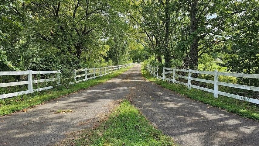 27397 N HIGHWAY 27 Hwy  