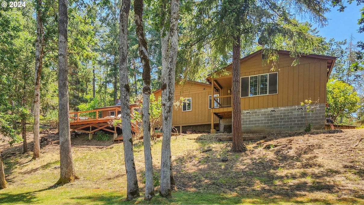 142 ELMAR DR  
