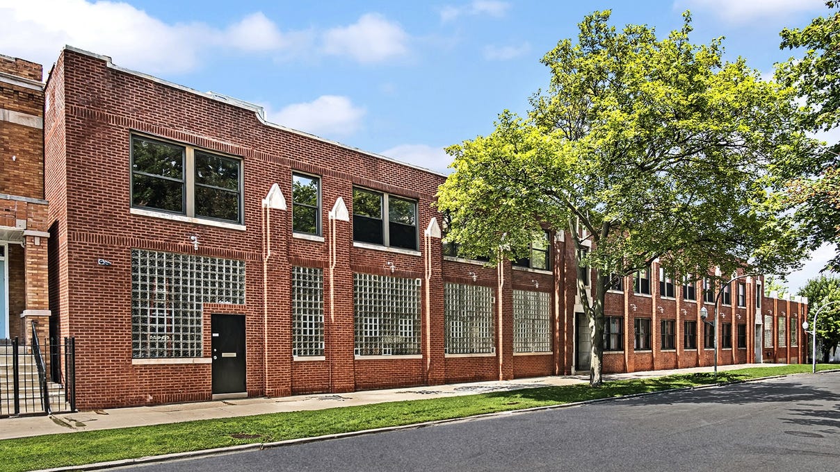 1750 N Springfield Ave  