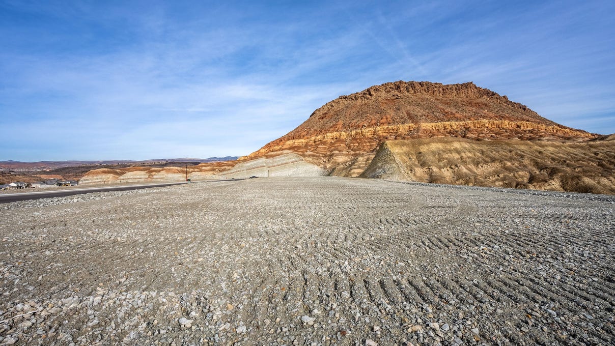 1227 S INDIAN Knls DR