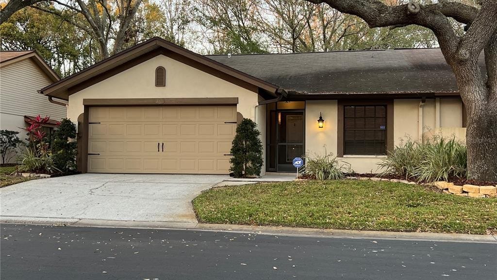 4005 SHORESIDE CIRCLE, TAMPA, FL 33624 House for Sale