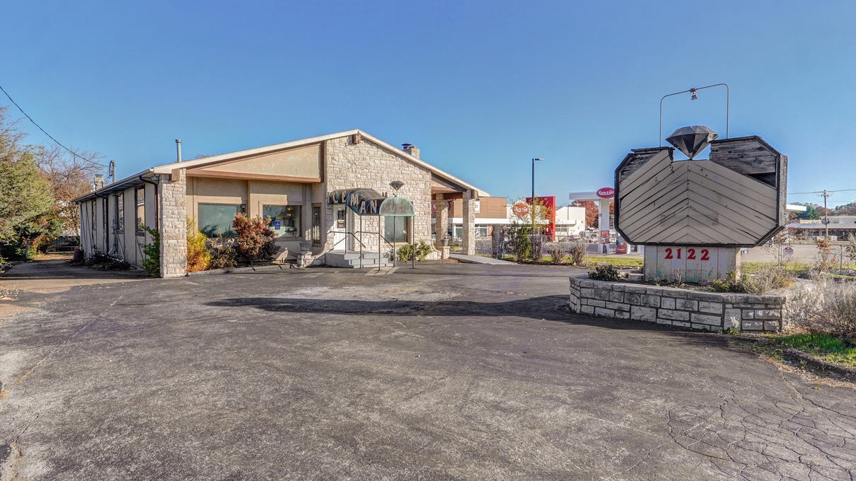 2122 South Glenstone Ave  