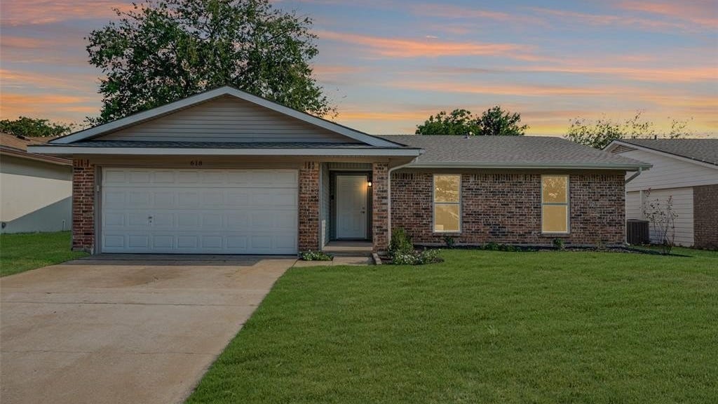 618 Shadyglen Dr  
