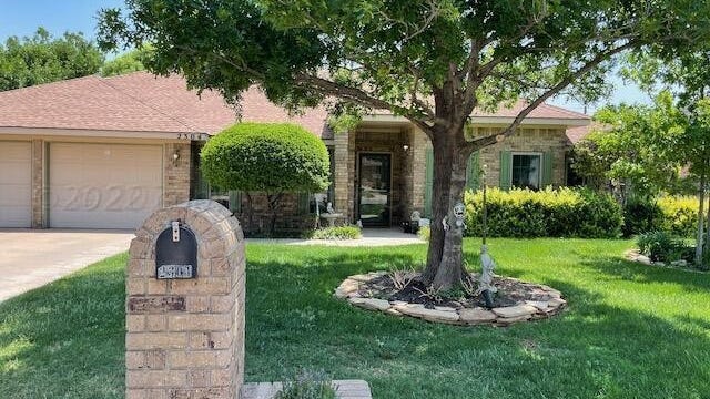 2304 DOGWOOD LN  