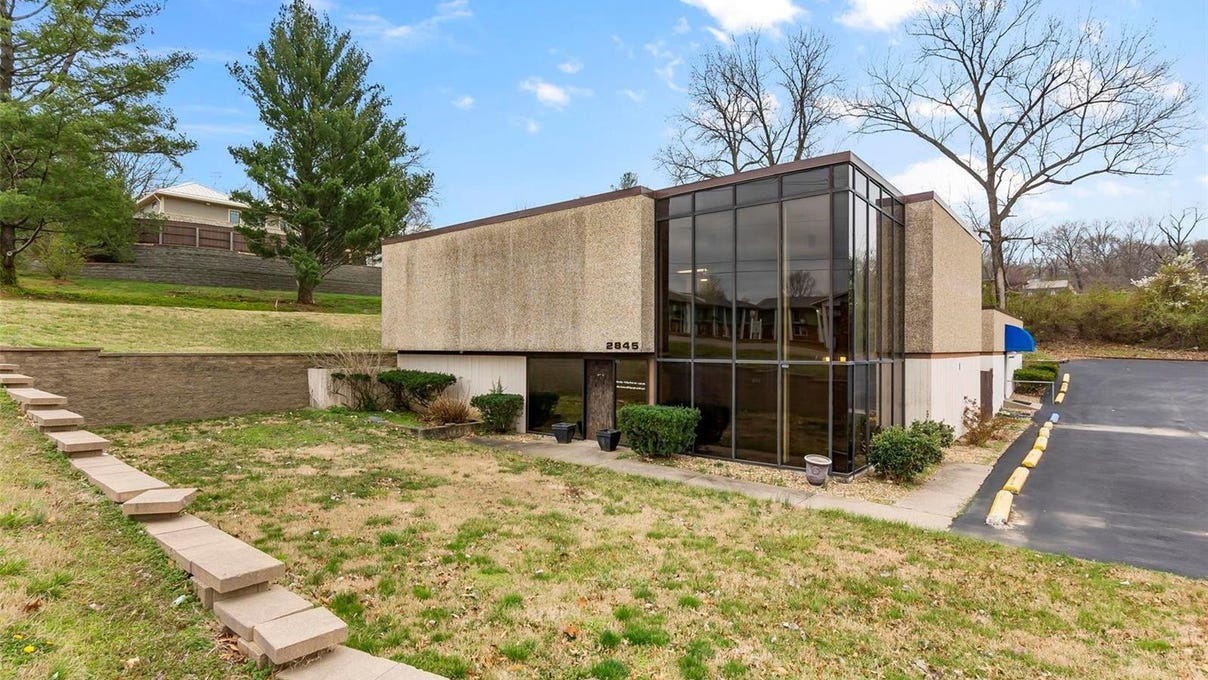 2845 Independence St