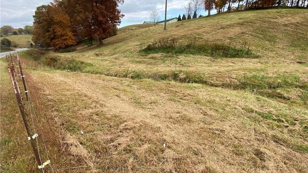 4 21 Acres Spgs Rd  