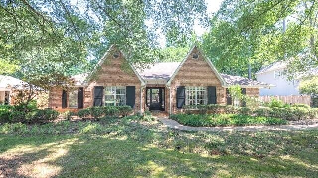 102 LITTLE JOHN LN  