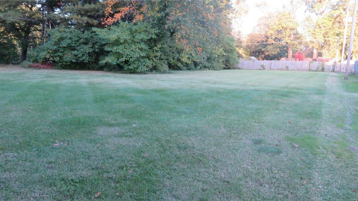 6418 Old Collinsville Rd